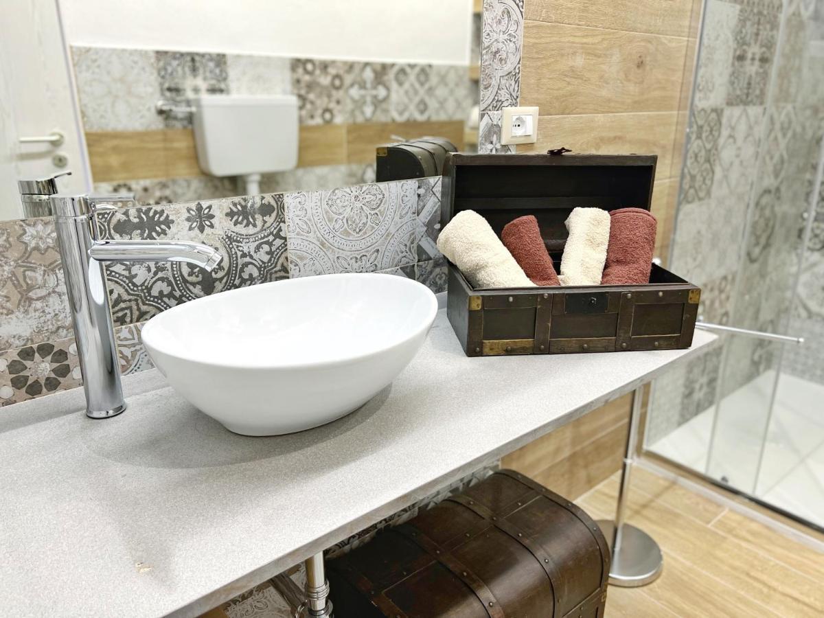 Luxury Tugurio Villa อาร์มา ดิ ตัจจา ภายนอก รูปภาพ